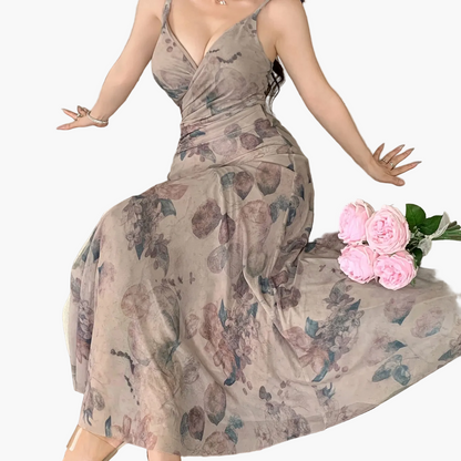 Elegantes langes Damenkleid im boho-chicen Stil mit floralem Druck für besondere Anlässe