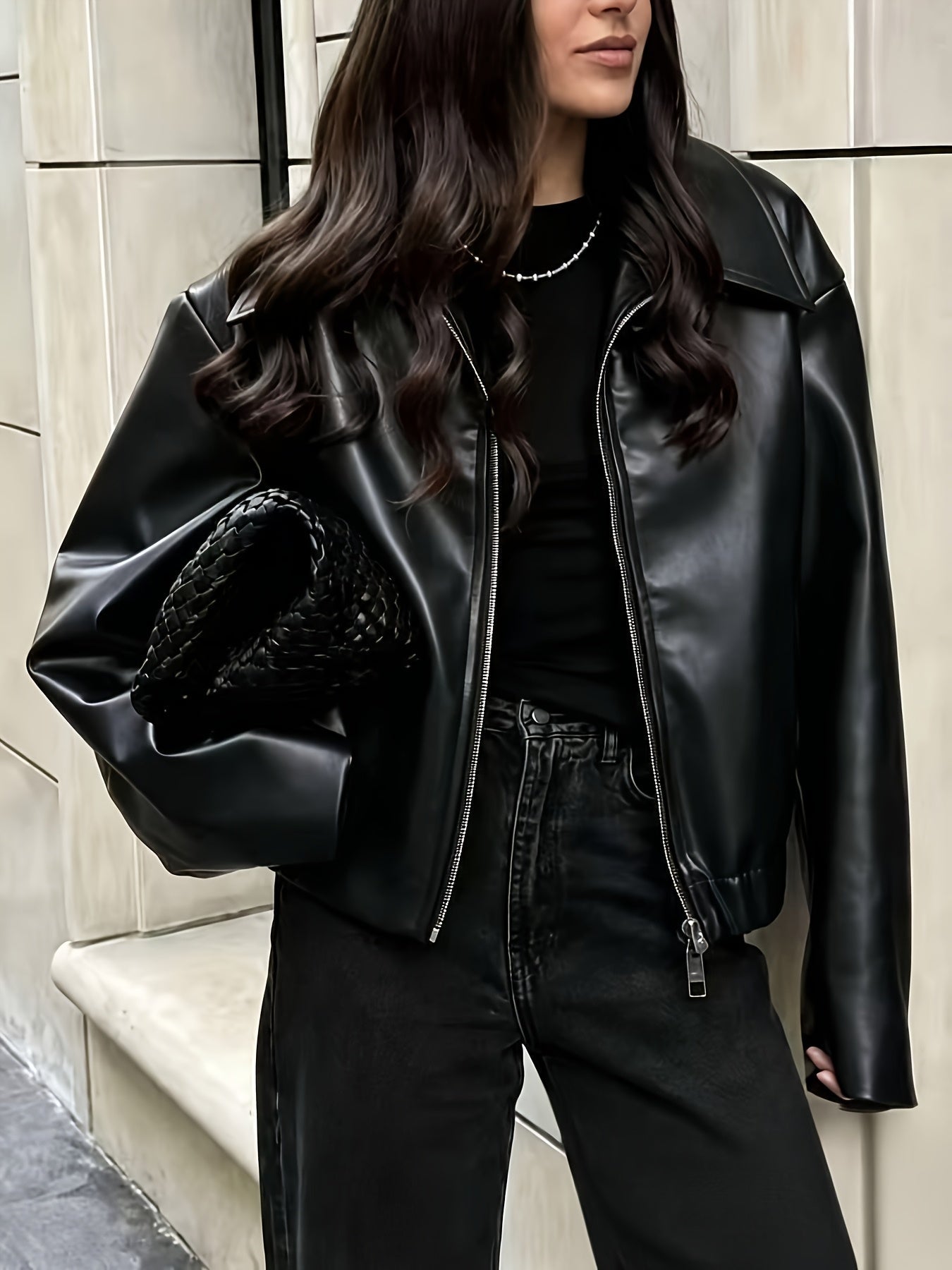 Veste courte bomber femme aspect cuir à fermeture éclair, col classique et ourlet côtelé