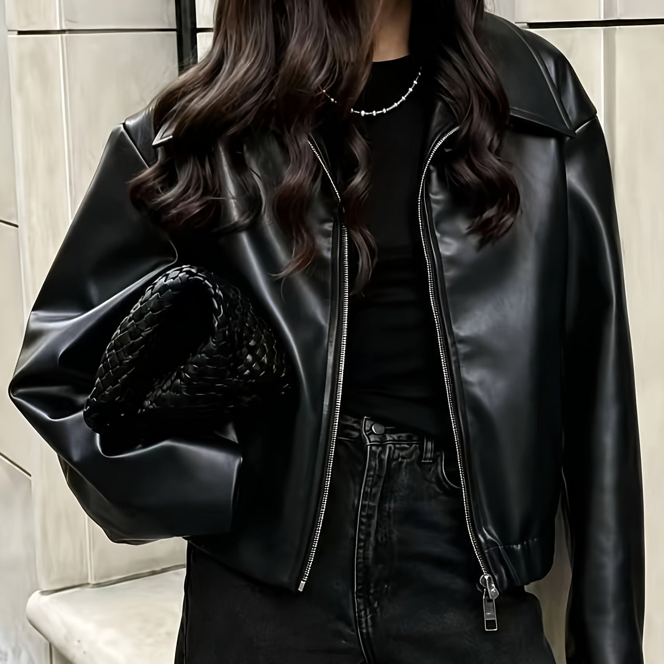Veste courte bomber femme aspect cuir à fermeture éclair, col classique et ourlet côtelé