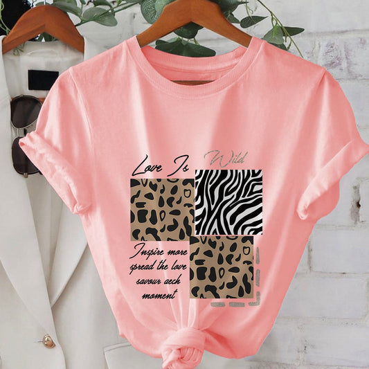 T-shirt femme imprimé graphique léopard et zèbre message « Love Is Wild » style décontracté tendance