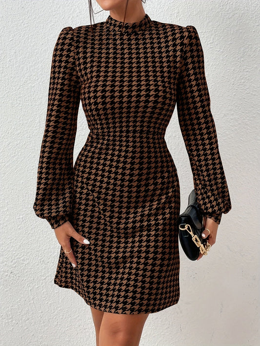 Robe courte Femme motif pied-de-poule marron et noir, manches longues bouffantes