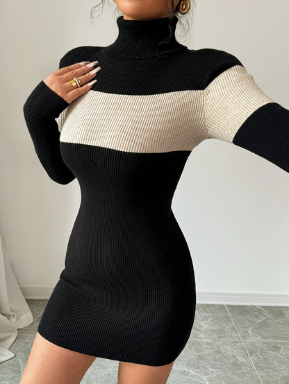 Robe pull moulante côtelée à col roulé femme bicolore noir et écru