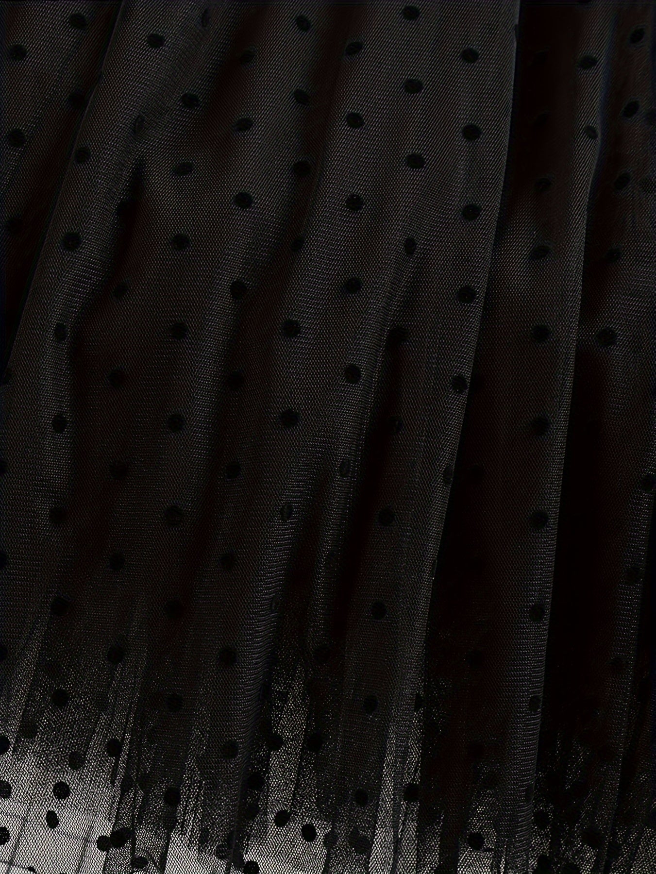 Gonna midi elegante a pois da donna, stile svasato chic, ideale per primavera ed estate