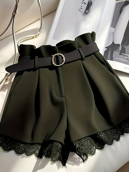 Short taille haute femme style paperbag avec ceinture et finition dentelle élégante