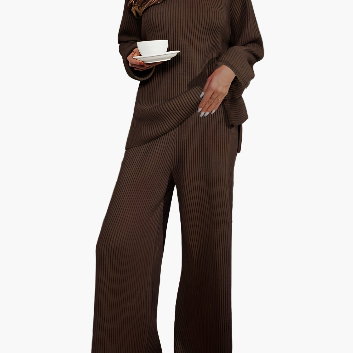 Lässiges Damen-Set mit weitem Pullover und weiter Hose zum Entspannen oder für zu Hause