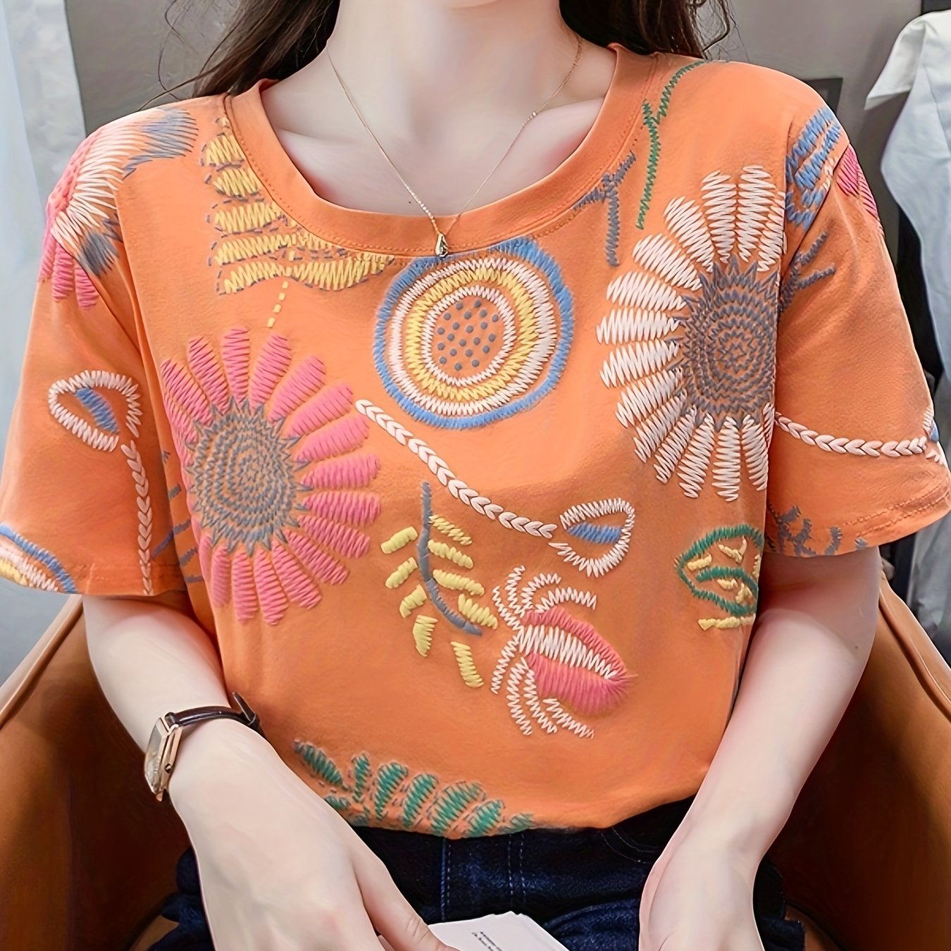 T-shirt femme style chic à motifs brodés géométriques manches courtes pour l'été