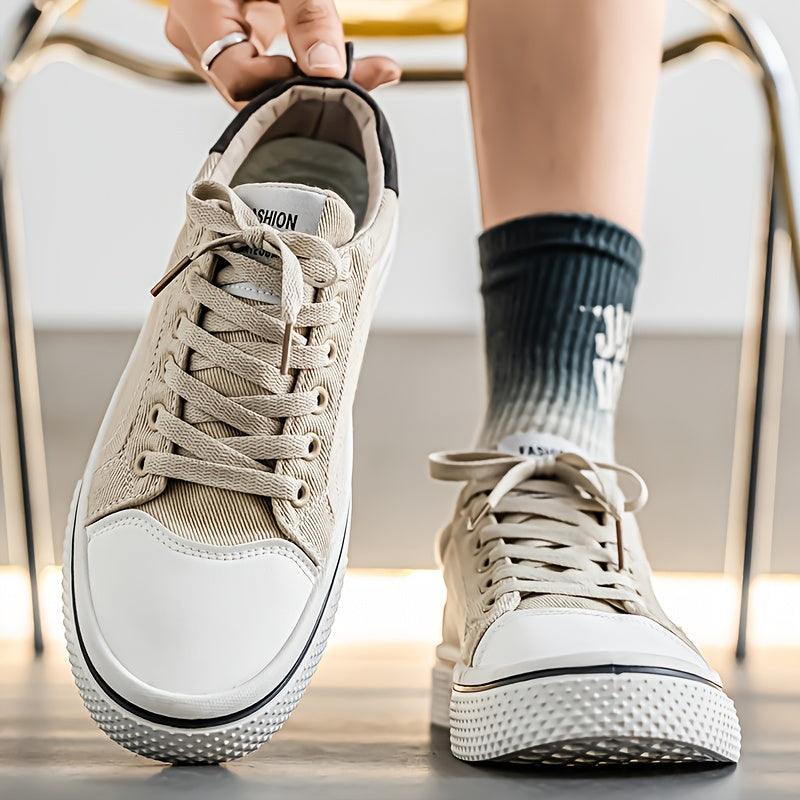 Herresneakers i afslappet urban stil til fritid og udendørs brug