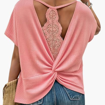 Dame T-shirt i elegant stil med korte ærmer, casual chic