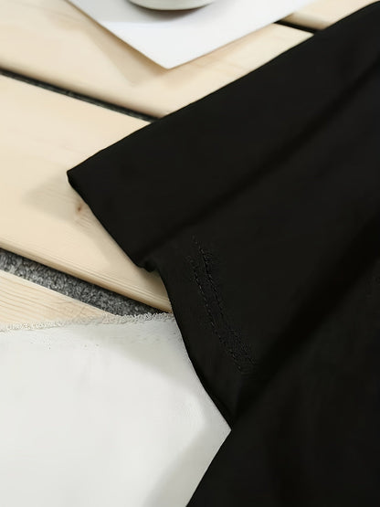 Lässiges Herren Outfit – T-Shirt mit Pik-Ass Aufdruck und Shorts, moderner Stil, ideal für den Sommer