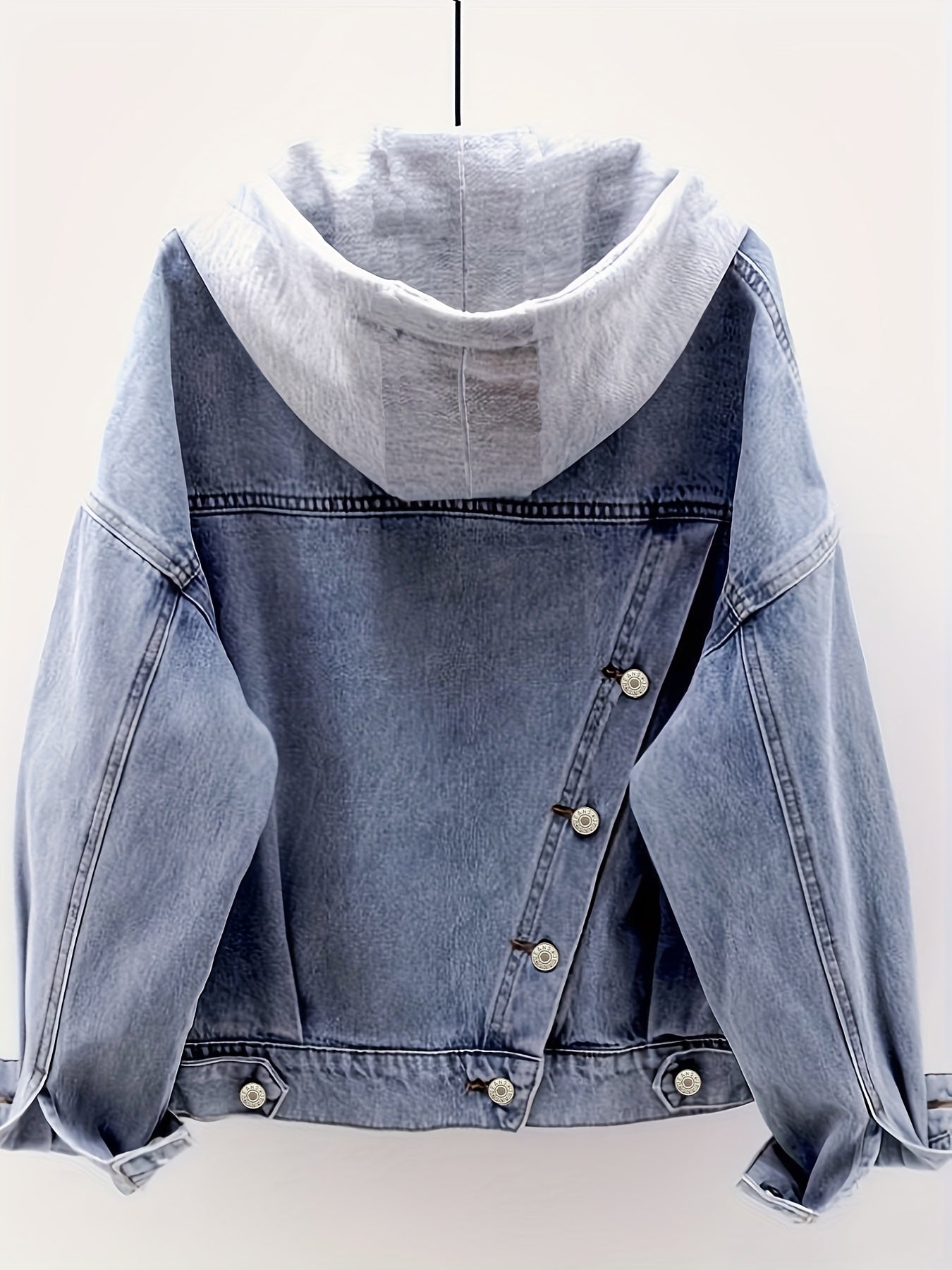 Veste en jean femme bleu clair avec capuche intégrée et détails boutonnés