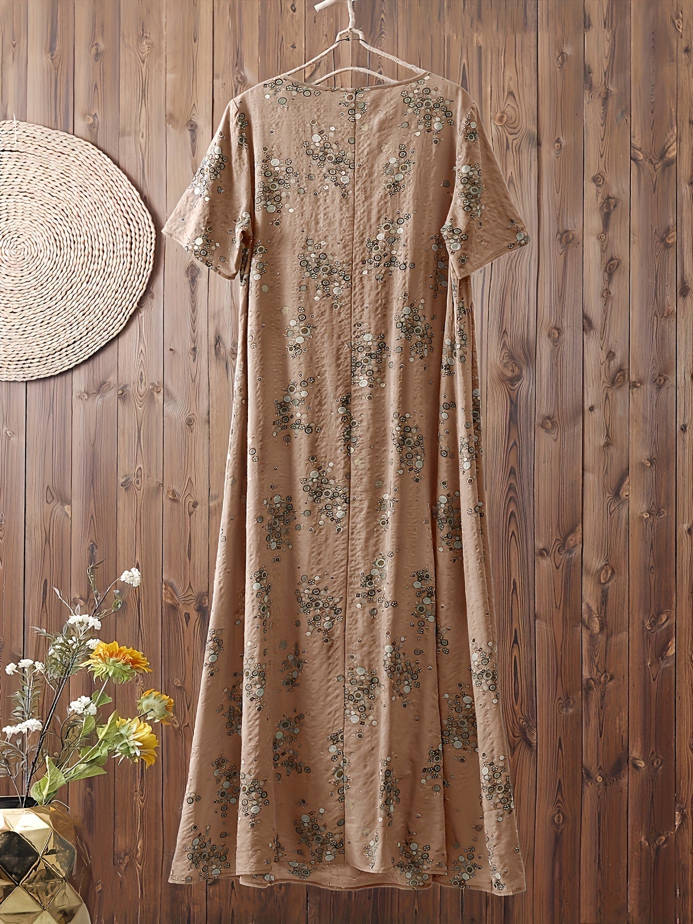 Abito lungo casual donna stile bohemien con stampa floreale e scollo a V, ideale per l'estate