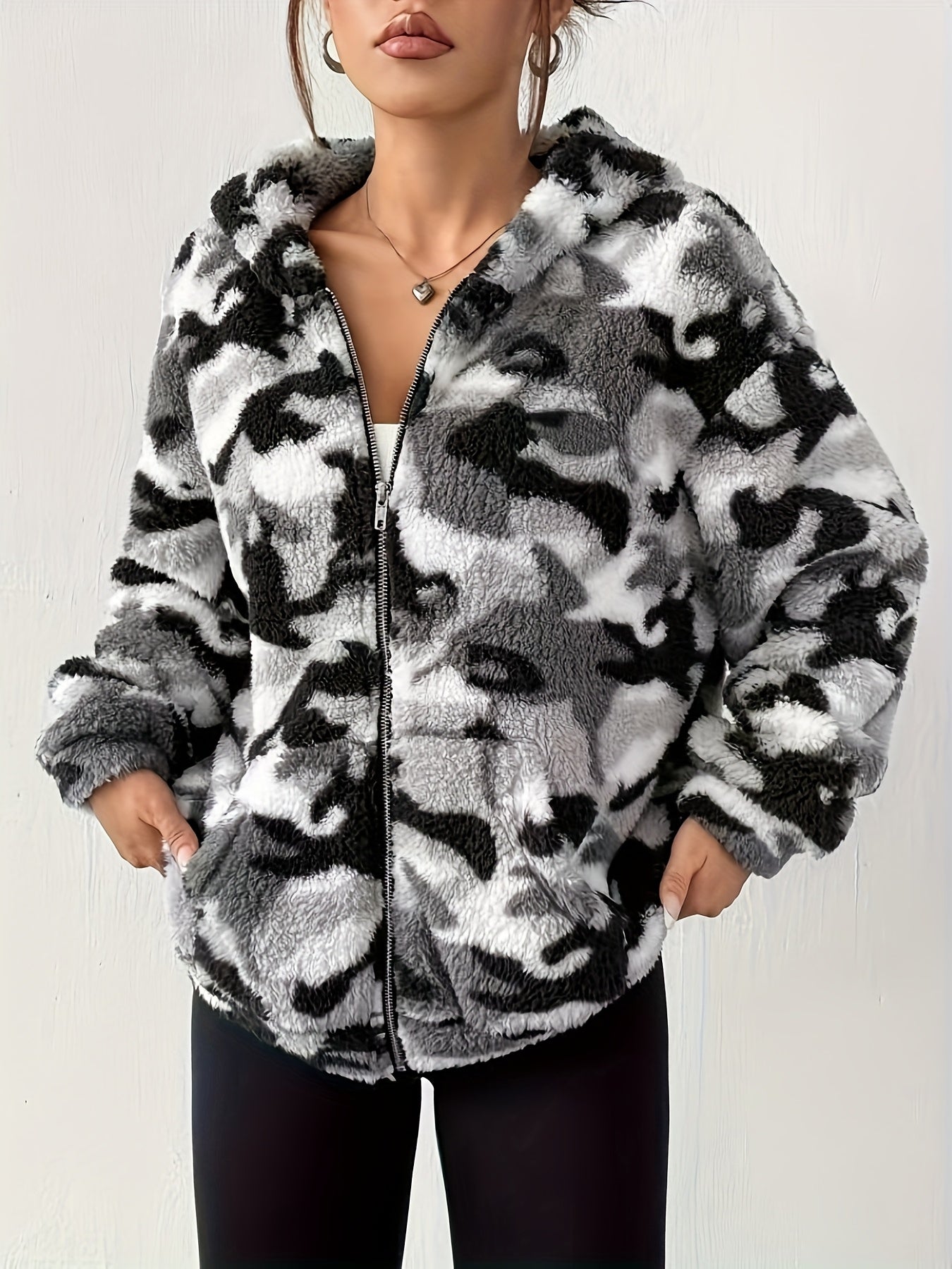 Veste à capuche zippée camouflage femme motif doux