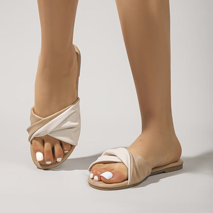 Eleganta platta sandaler för kvinnor i modern stil för sommaren och staden