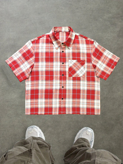 Herren-Kurzarmhemd im lässigen urbanen Karo-Stil, trendig  