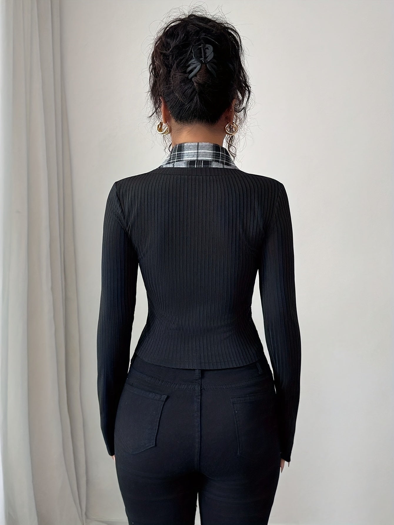 Haut femme effet superposé côtelé et carreaux noir et blanc