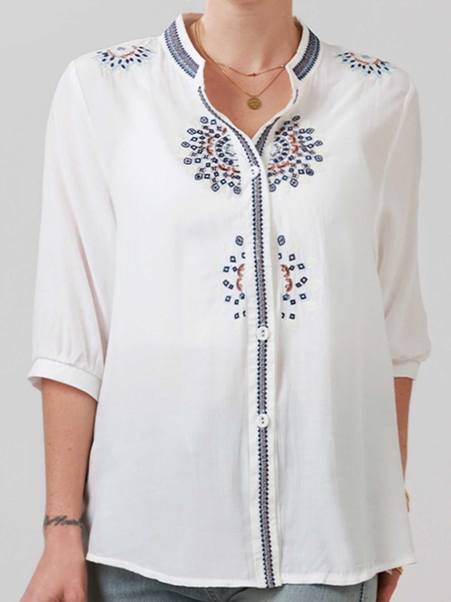 Elegant women's blouse with 3/4 sleeves, boho chic style, embroidered for spring and summer