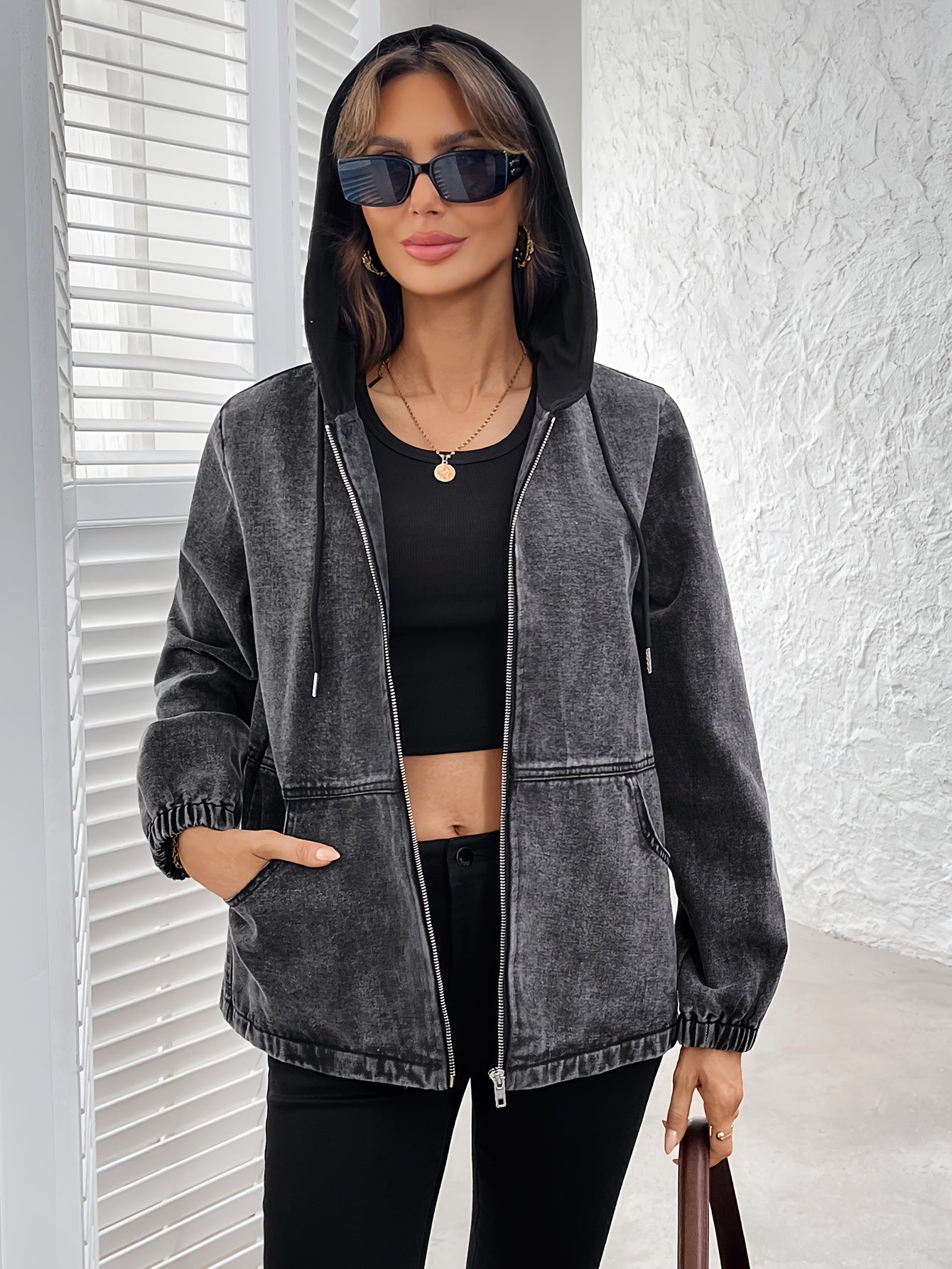 Veste à capuche femme gris délavé zippée poches à rabat