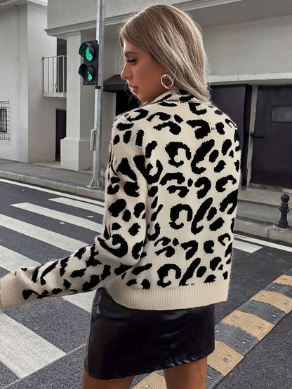 Pull Femme Col Montant Motif Léopard Crème et Noir