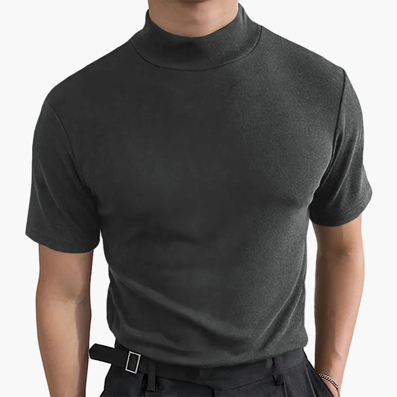Trendy T-shirt med høj krave til mænd – moderne og tætsiddende stil, ideel til urban eller elegant look