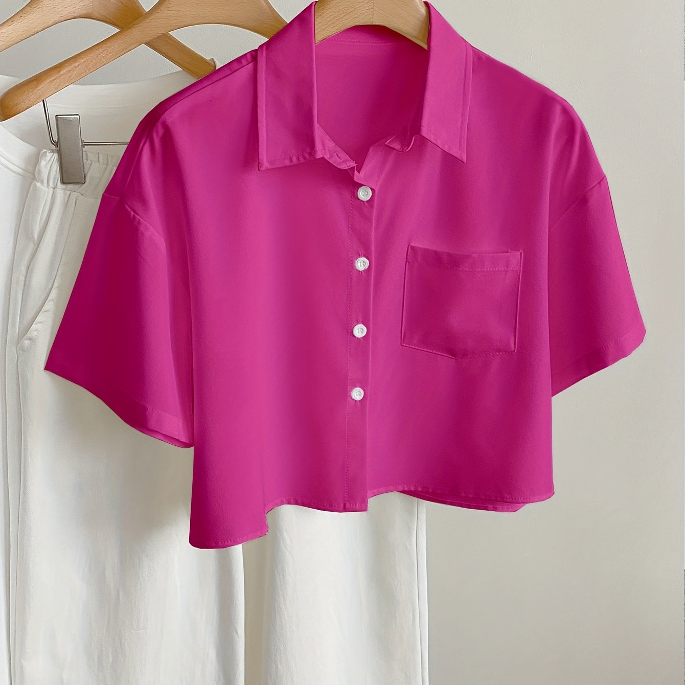 Camicia casual donna maniche corte stile moderno con orlo corto