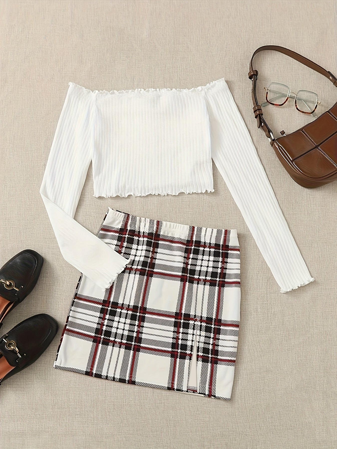 Conjunto de dos piezas para mujer estilo elegante falda a cuadros y top con hombros descubiertos para salidas primaverales y estivales