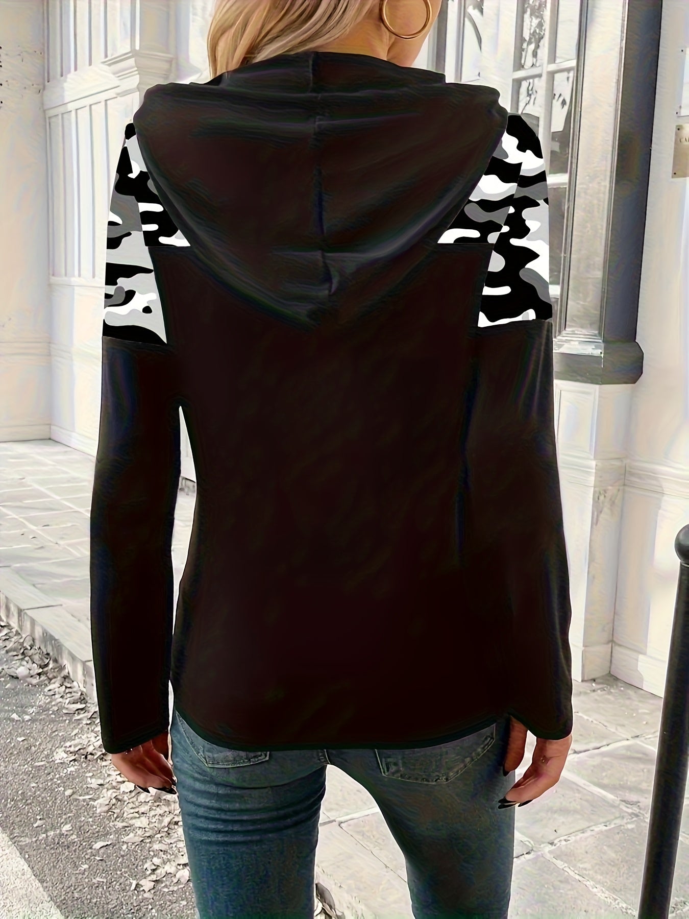 Sweat à Capuche Femme Manches Longues Motif Camouflage Noir et Blanc Élégant
