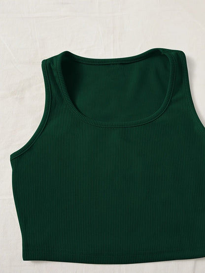Women's Casual Set – Sleeveless Crop Top and High-Waisted Shorts for Leisure and Summer