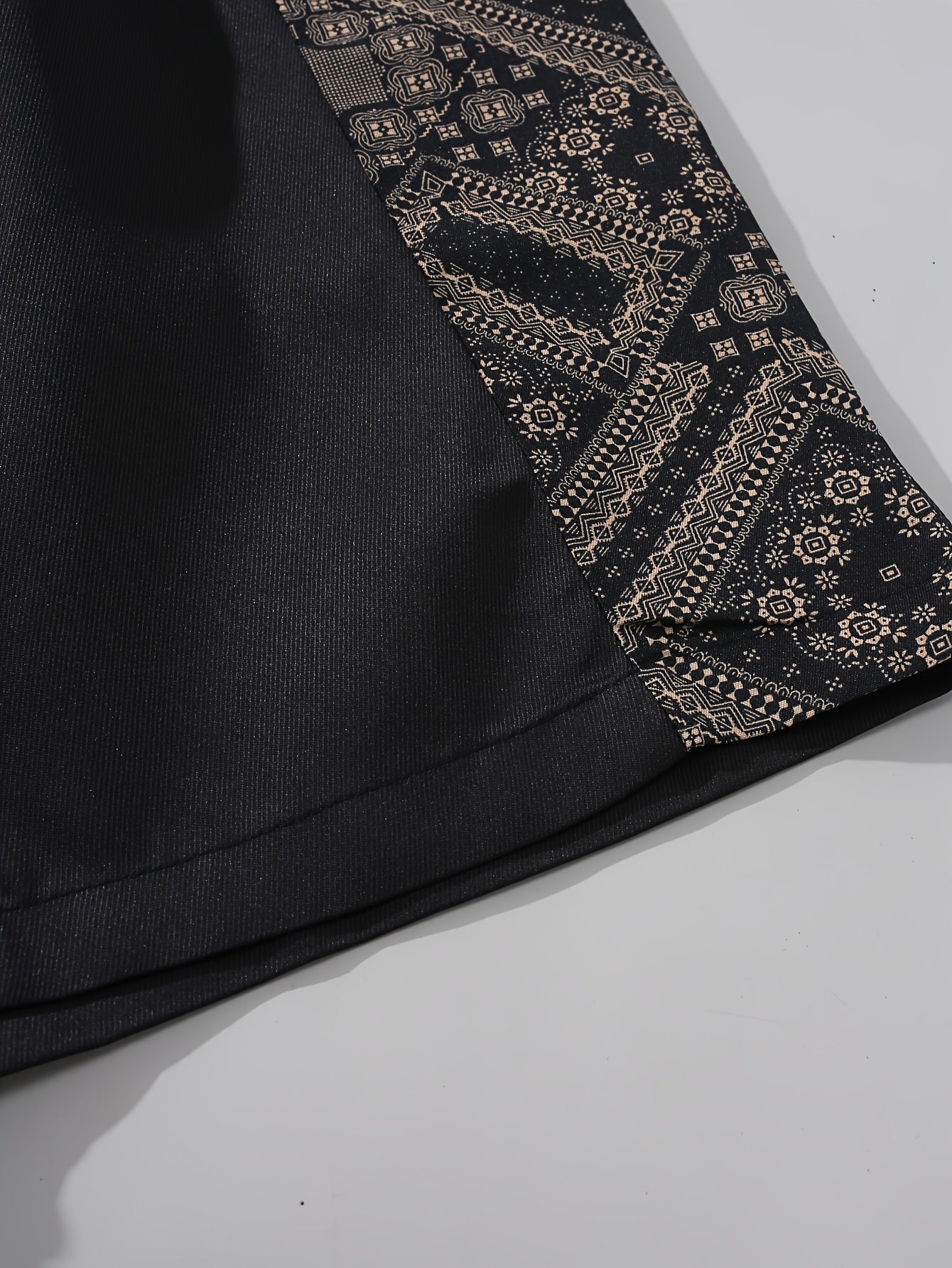 Heren shorts in stedelijke stijl met zijpanelen met grafisch patroon – Ideaal voor streetwear en vrije tijd