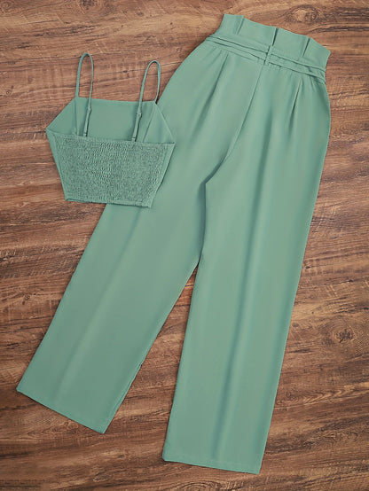 Ensemble élégant pour femme, top court à bretelles et pantalon taille haute, style chic et décontracté