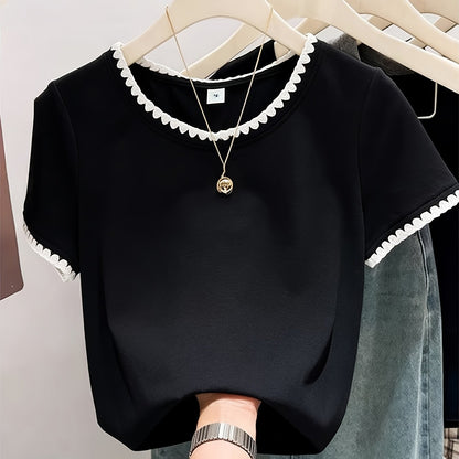 Elegant women's blouse with scalloped collar, chic everyday style