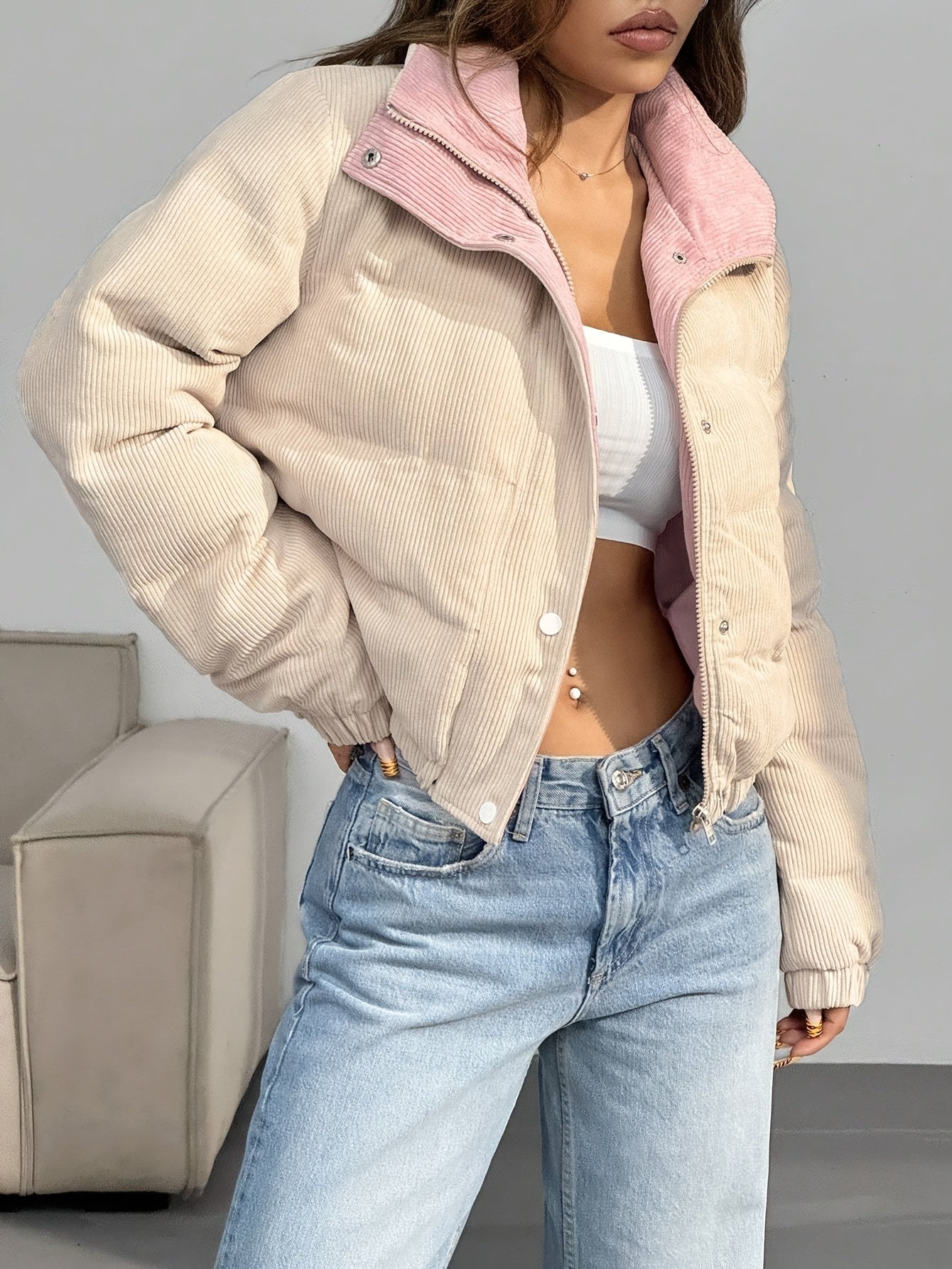 Doudoune courte femme côtelée réversible beige et rose clair avec col montant
