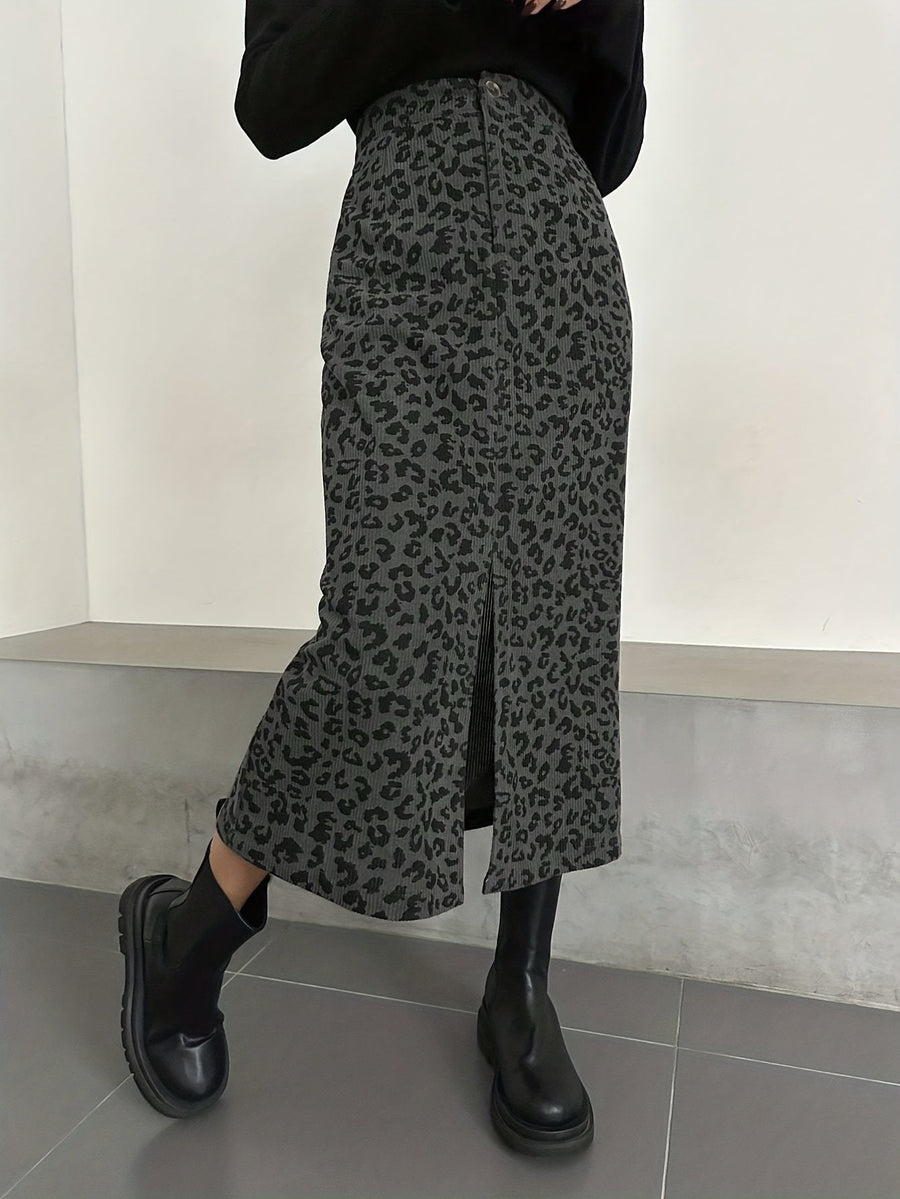 Women's mid-length ribbed leopard-print skirt with a front slit