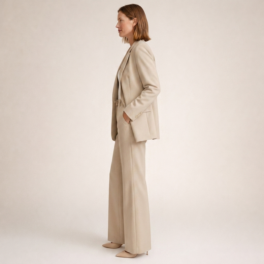 Elegant dresssett til kvinner med jakke og bukse i rett snitt, beige