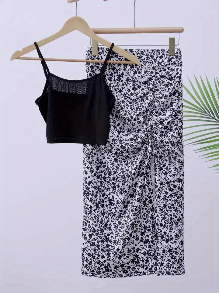Conjunto femenino falda con flores y top de tirantes estilo vacaciones elegantes