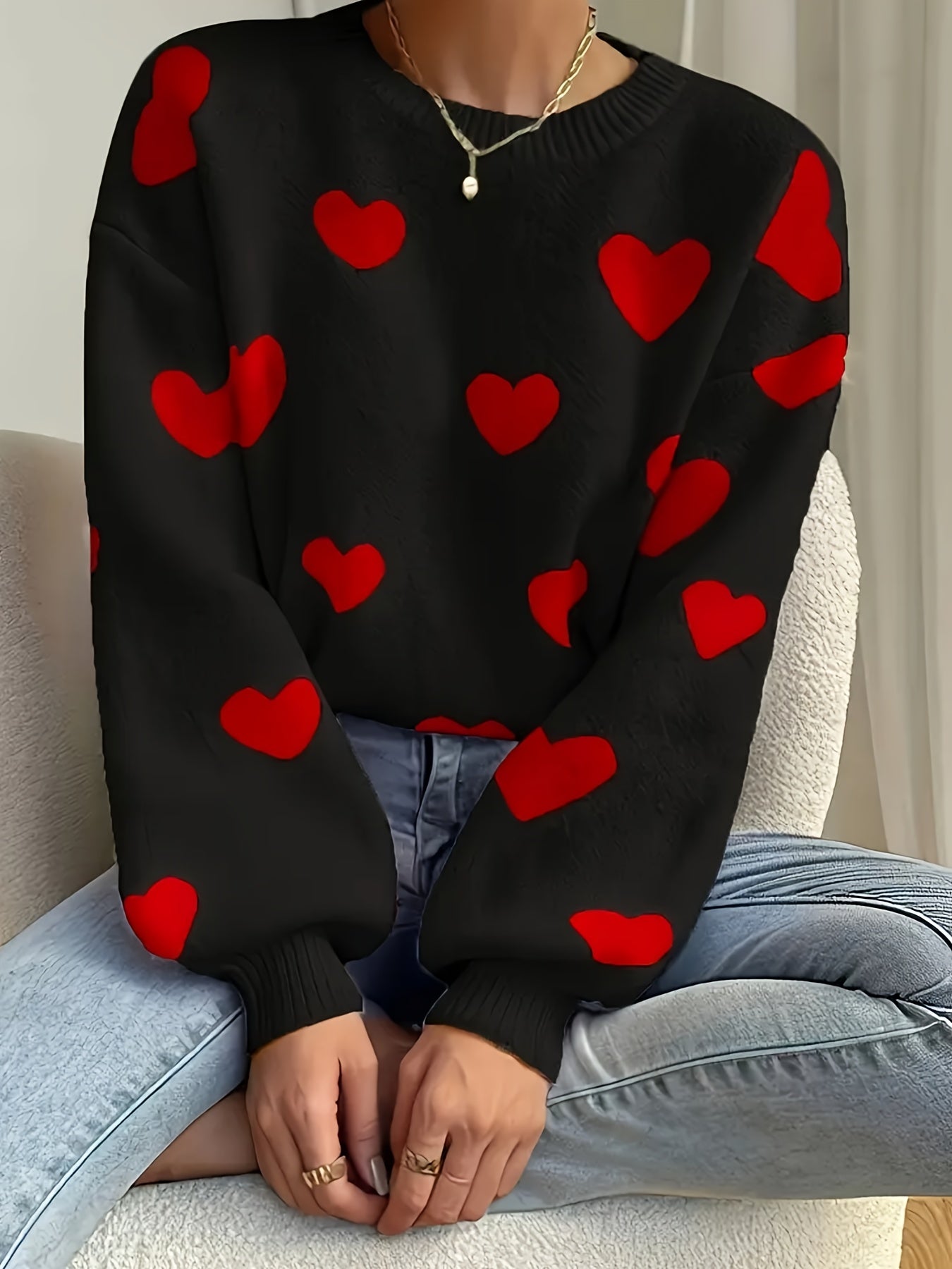 Pull col rond ample en maille blanc avec cœurs beiges