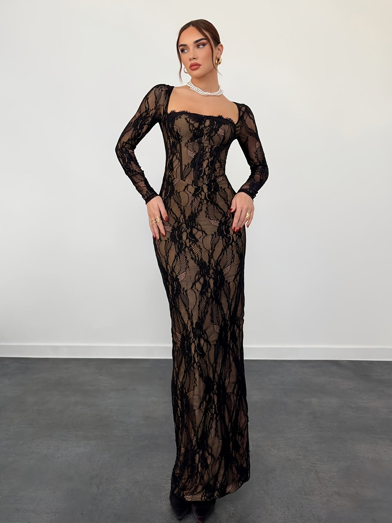 Abito donna elegante aderente stile serata con maniche lunghe e scollo quadrato