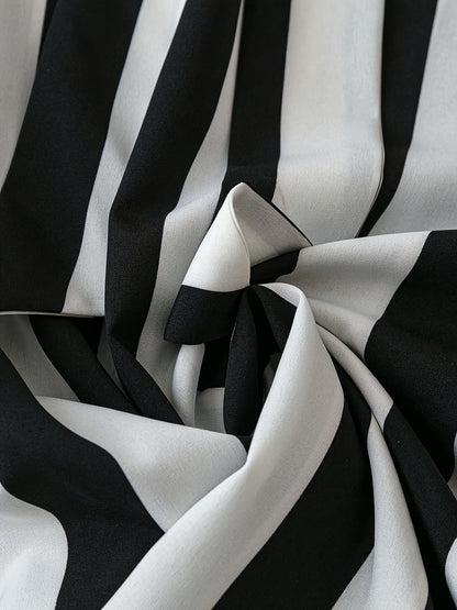 Elegant stribet bluse til kvinder med lavallière-krave og flæseærmer - Chic stil til kontoret eller udflugter