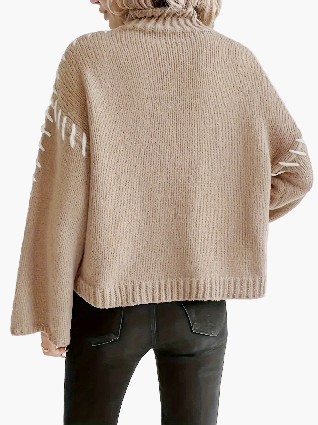 Elegancki sweter damski z golfem w stylu casual na jesień i zimę