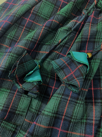 Jupe longue asymétrique à carreaux avec pompons Vert et rose