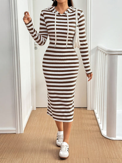Robe longue femme moulante rayée à capuche et manches longues