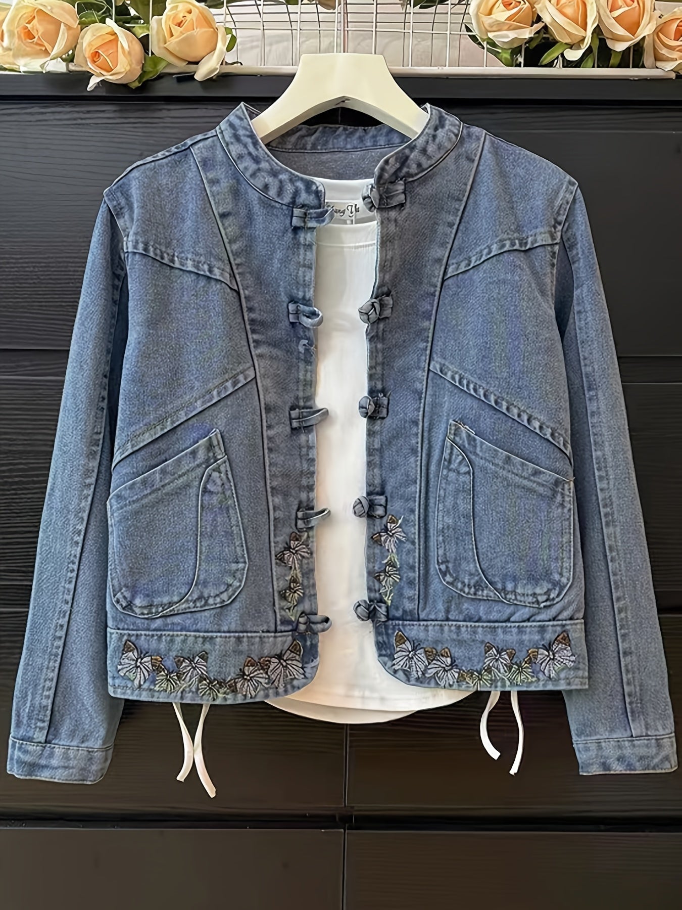Veste en Jean Femme Col Mandarin Boutons Brandebourg Broderie Papillons