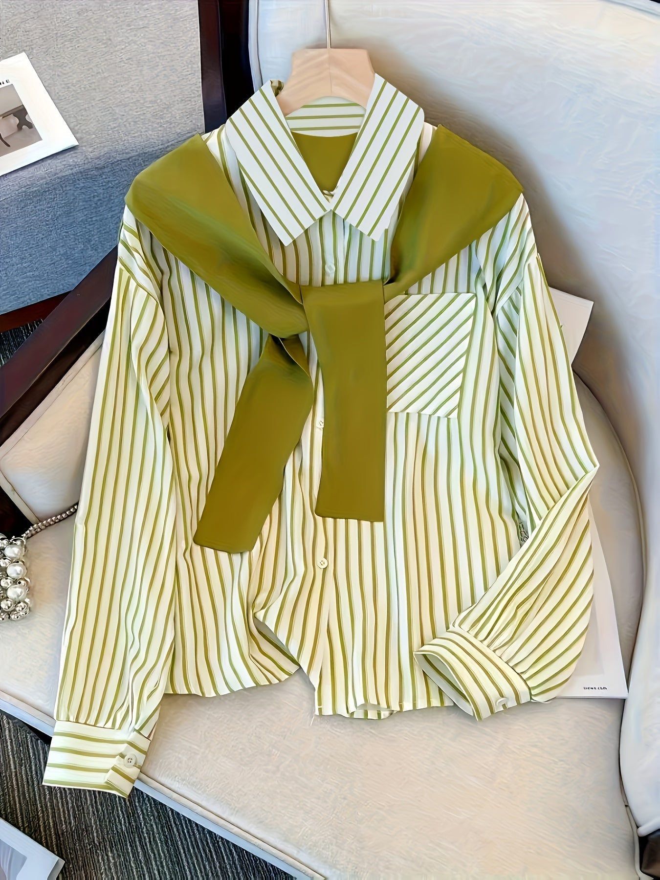 Chemise rayée femme à manches longues avec fausse écharpe nouée devant