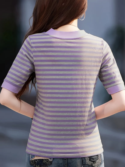 Avslappnad randig V-ringad t-shirt för kvinnor i urban chic stil
