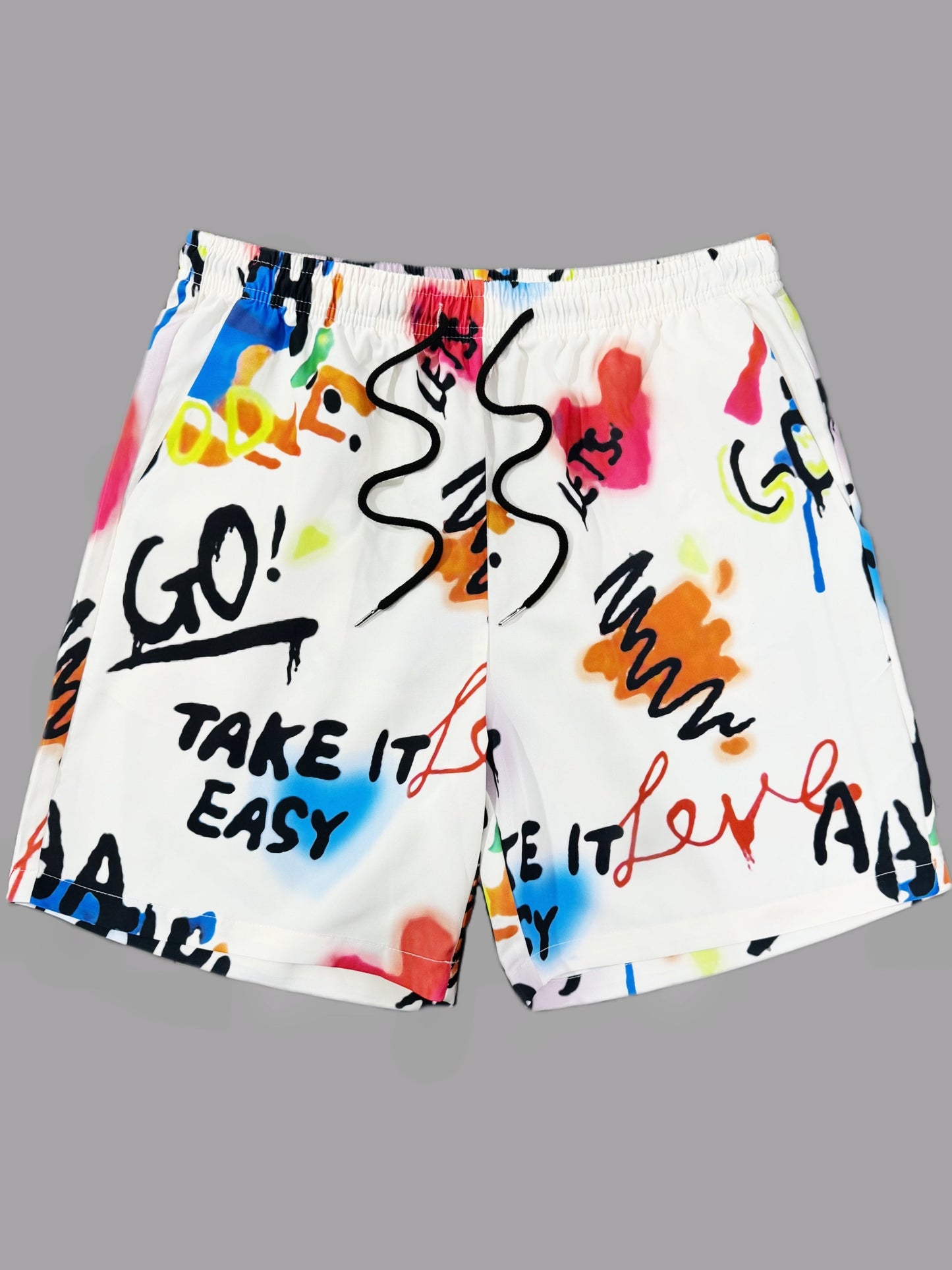 Short décontracté imprimé graffiti pour homme style streetwear tendance