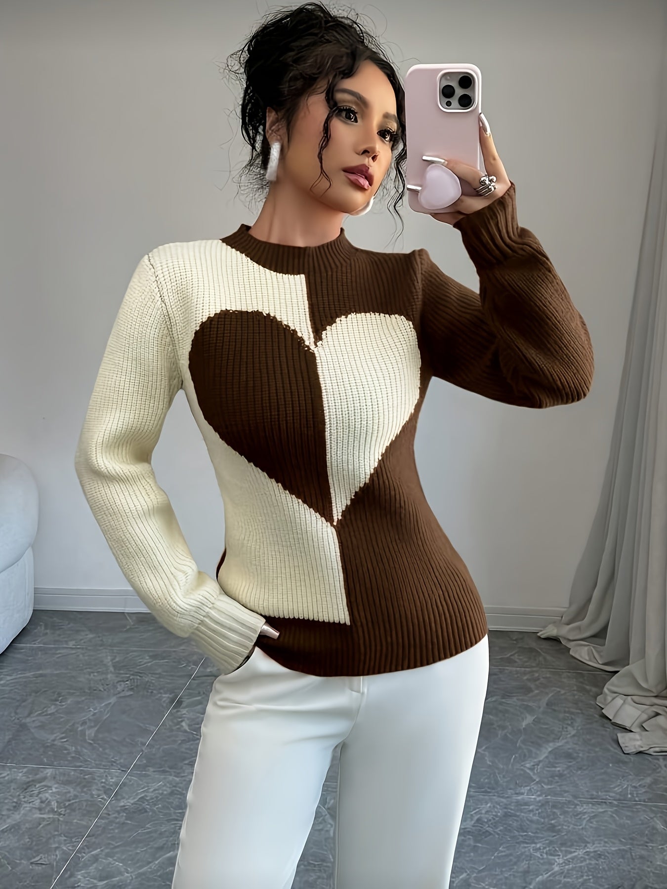 Pull femme bicolore côtelé à motif cœur, col montant, manches longues