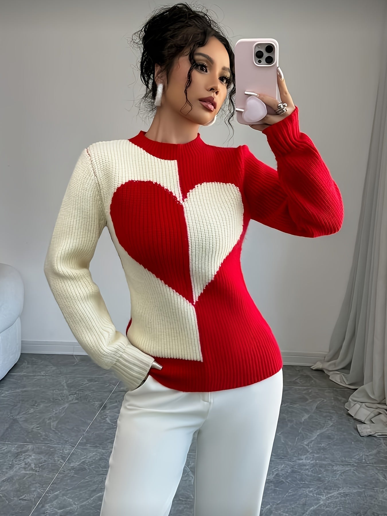 Pull femme bicolore côtelé à motif cœur, col montant, manches longues