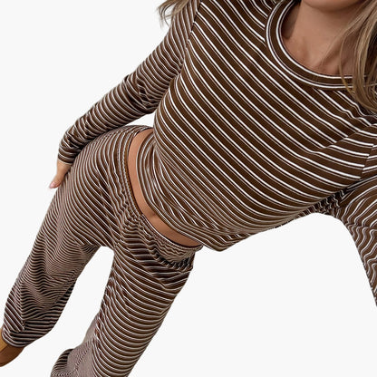 Conjunto casual de mujer a rayas, mangas largas, ideal para el descanso o el día a día