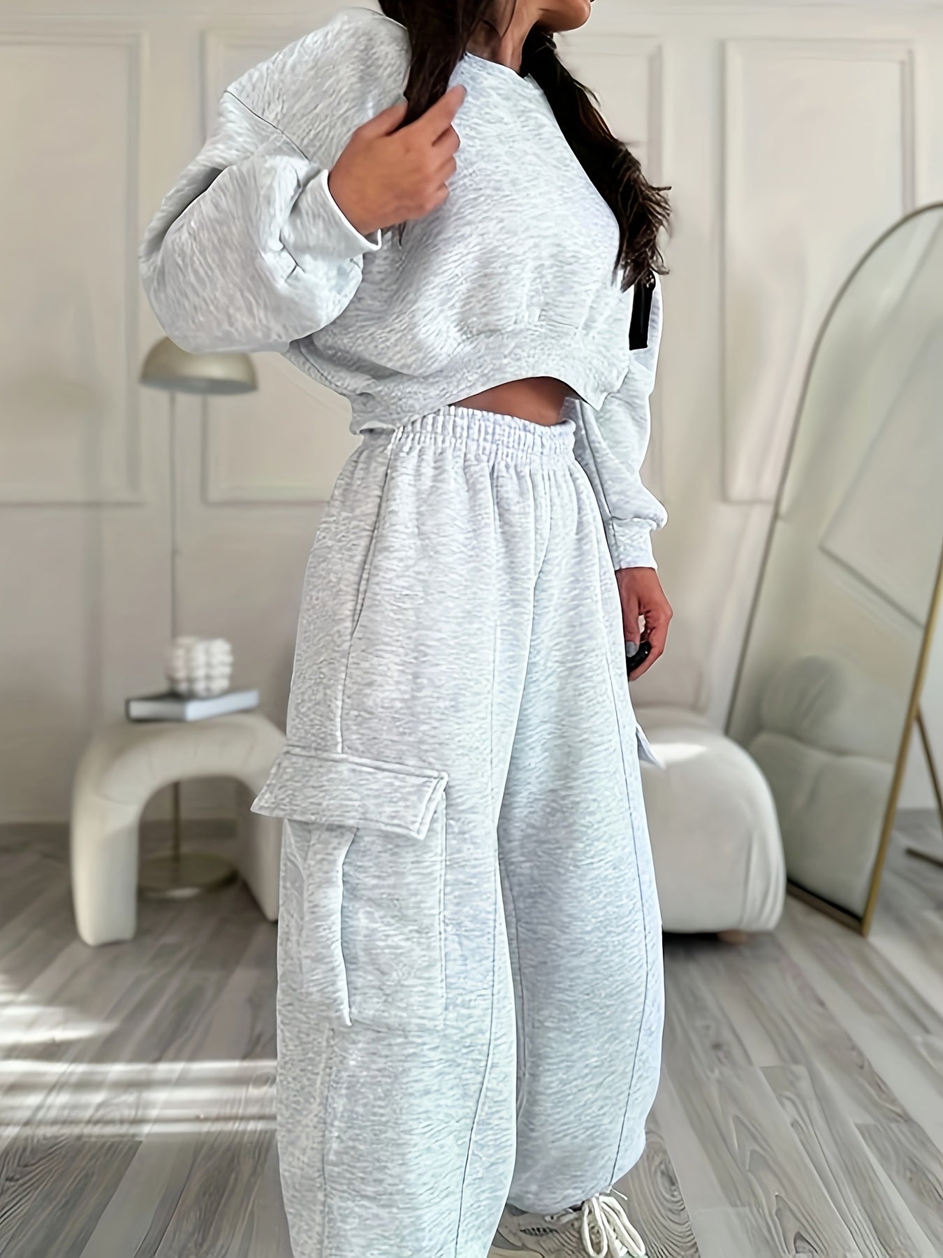 Ensemble survêtement femme décontracté gris clair pull court et pantalon cargo ample