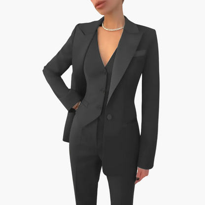 Elegant tre-delt damesæt med blazer, vest og bukser i professionel stil