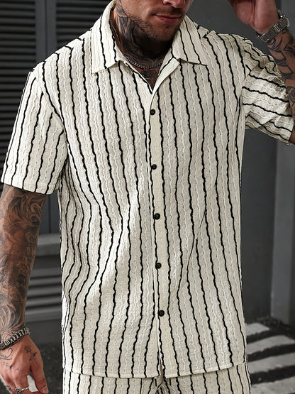 Chemise décontractée à rayures ondulées pour homme – Style estival tendance, idéale pour les sorties et les week-ends